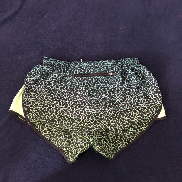 Shorts - Picture 2 of 3